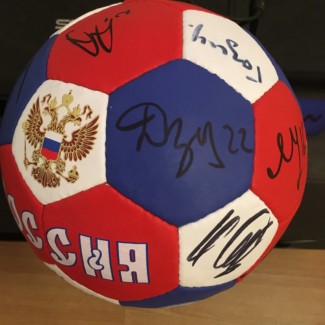 Продам мяч футбольный с автографами Сборной России