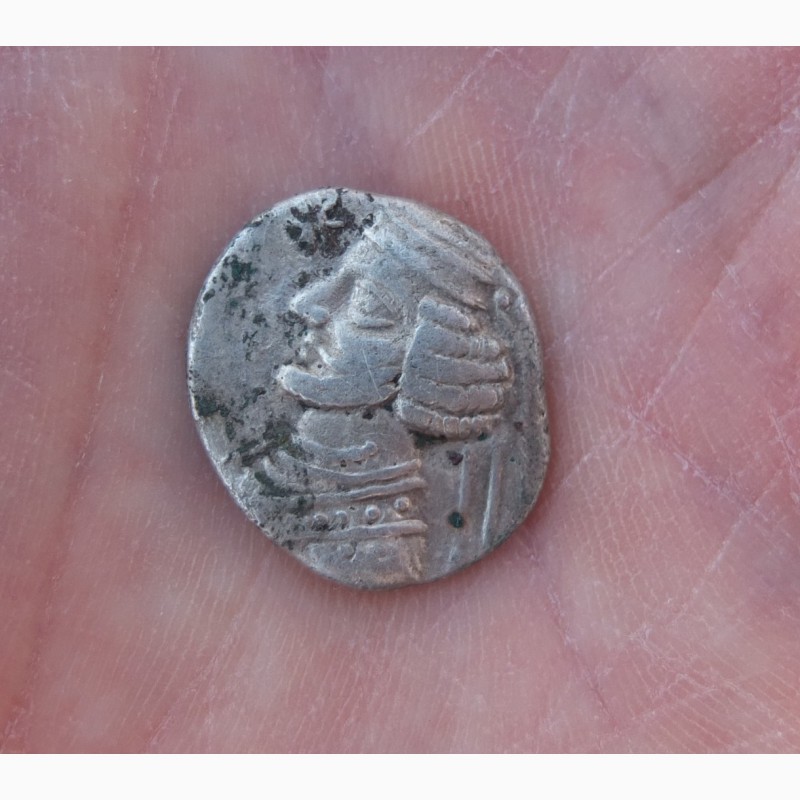 Фото 7. Серебряная монета Парфия, серебро, Парфянское царство, 9 век