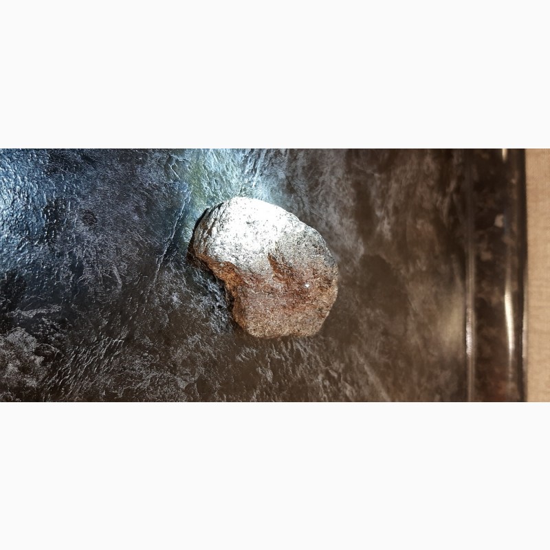 Фото 7. Метеорит Марсианский с Титаном
