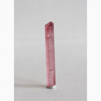 Турмалин розовый, двухголовый кристалл