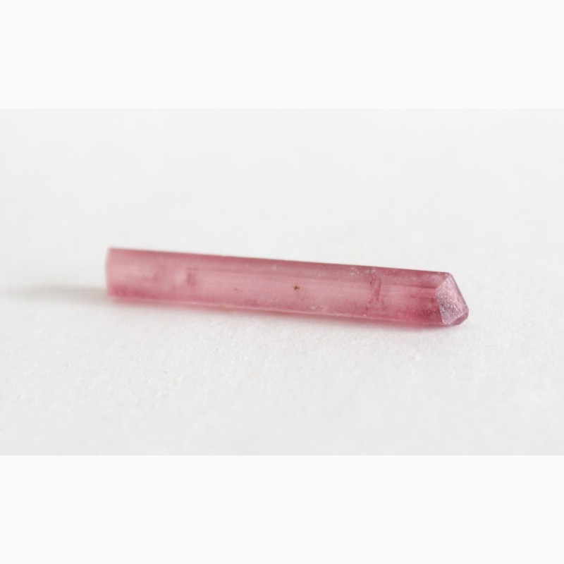 Фото 5. Турмалин розовый, двухголовый кристалл