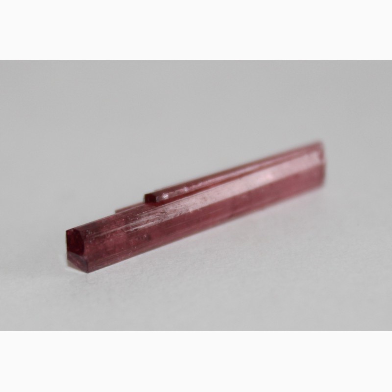 Фото 9. Турмалин розовый (рубеллит), сросток кристаллов с головками