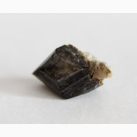 Титанит (сфен), двойниковый кристалл