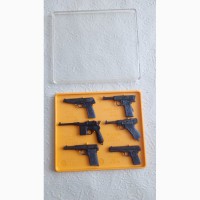 Сувенирный набор пистолетов
