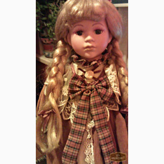 Фарфоровая кукла на подставке - Leonardo Collection, Москва