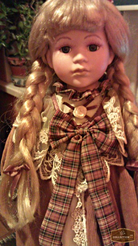 Фарфоровая кукла на подставке - Leonardo Collection, Москва
