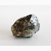 Андрадит, сросток кристаллов с хлоритом