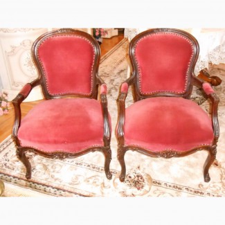 Продам два старинных кресла