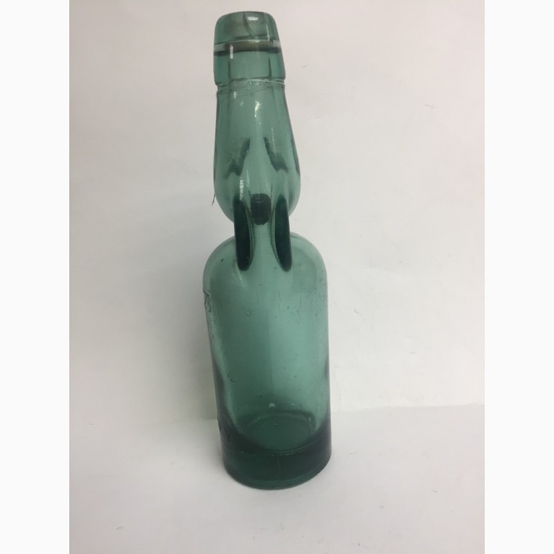 Фото 6. Стеклянная бутылка с металлическим шариком (дозатор) Западная Европа, начало 20-го века
