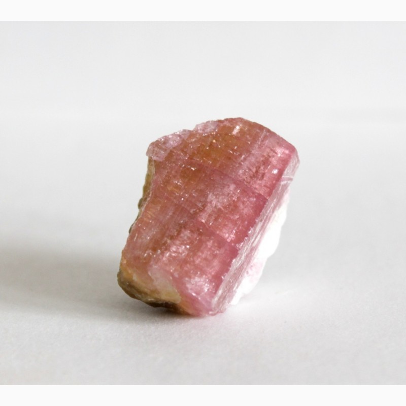 Фото 4. Фрагмент кристалла розово-зеленого турмалина
