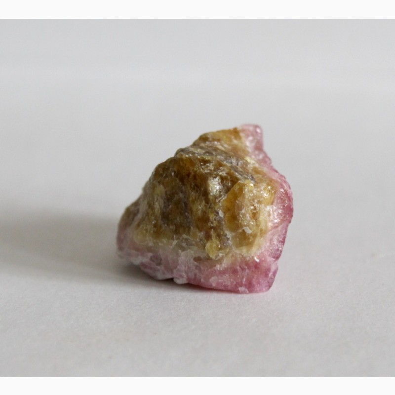 Фото 7. Фрагмент кристалла розово-зеленого турмалина