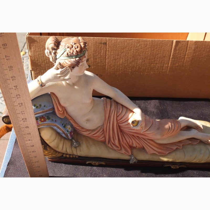 Фото 11. Фарфоровая статуэтка Афродита на кушетке, Европа, старинная