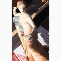 Фарфоровая статуэтка Афродита на кушетке, Европа, старинная
