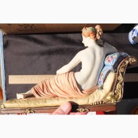 Фарфоровая статуэтка Афродита на кушетке, Европа, старинная