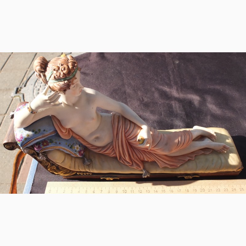 Фото 6. Фарфоровая статуэтка Афродита на кушетке, Европа, старинная
