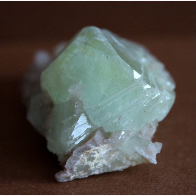 Фото 5. Датолит, кварц, сросток кристаллов