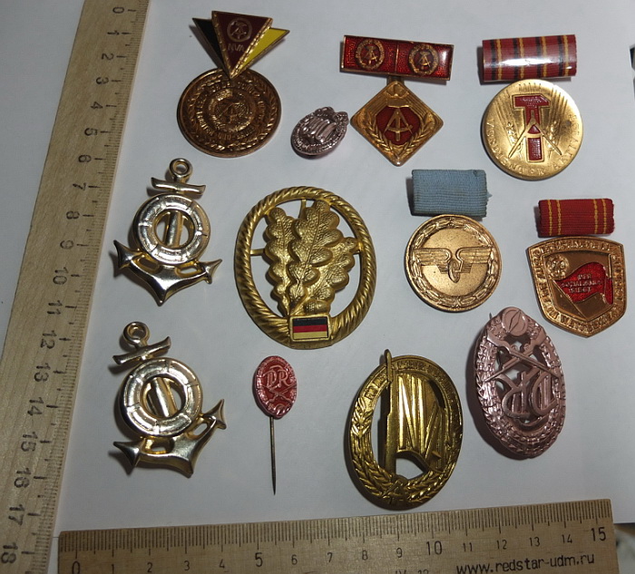 Фото 2. Медали и знаки ГДР, подборка