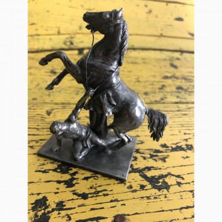 Скульптура Конь с упавшим всадником (олово, 11 см)