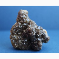 Андрадит (гранат), щетка кристаллов с кальцитом