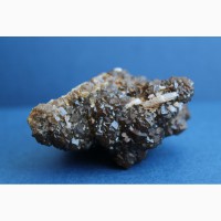 Андрадит (гранат), щетка кристаллов с кальцитом