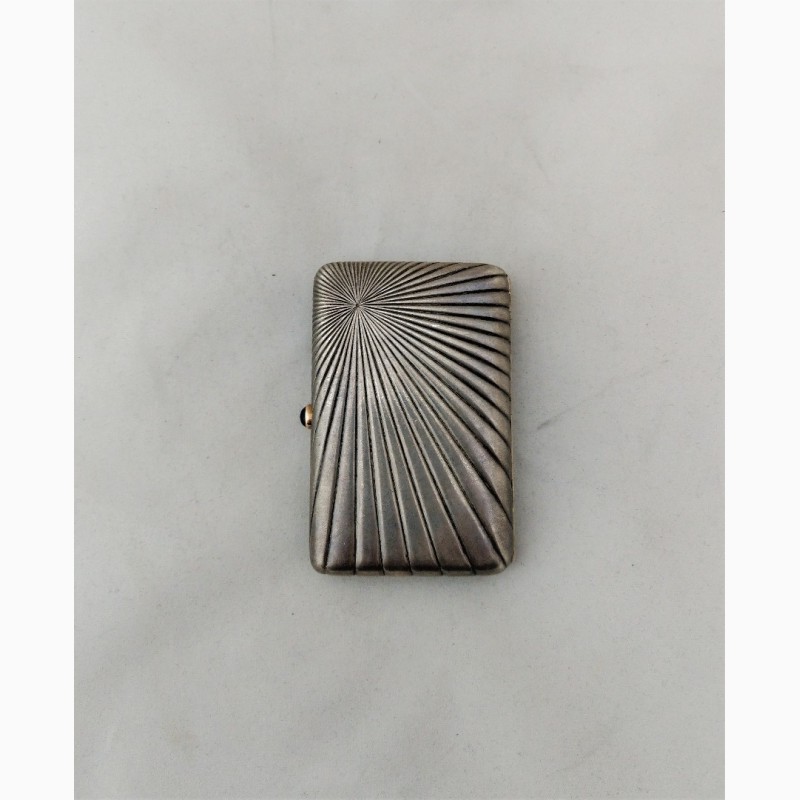 Фото 3. Продается Серебреный портсигар с бриллиантом 0, 12ct и сапфиром. Петербург 1880-1890 гг