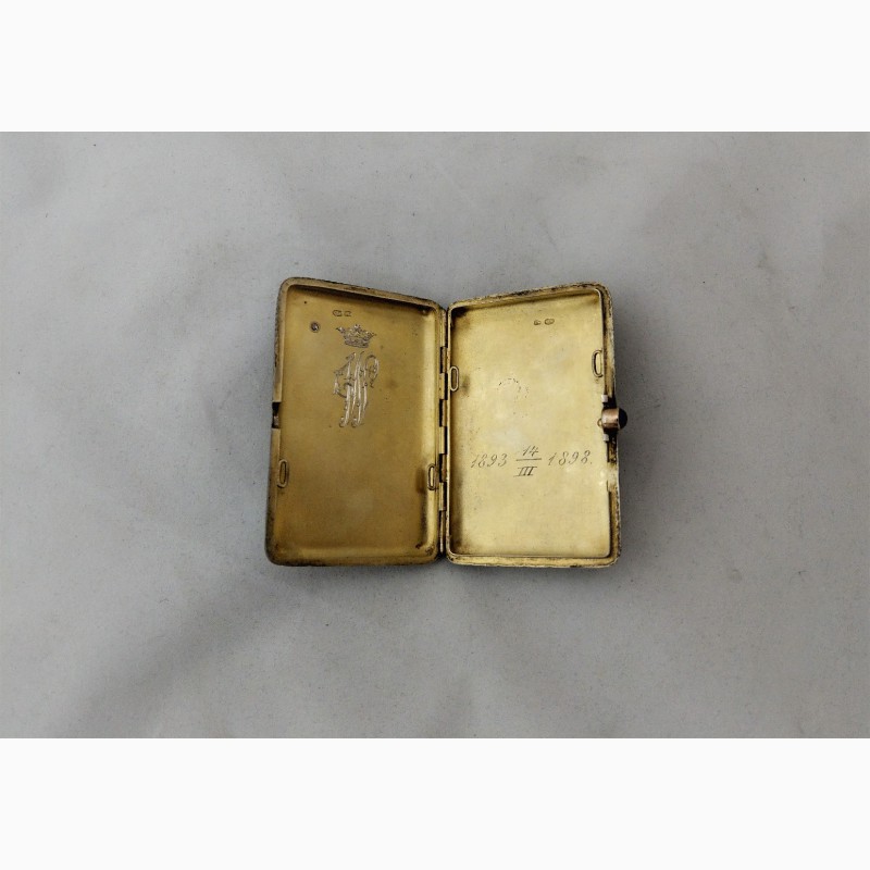 Фото 8. Продается Серебреный портсигар с бриллиантом 0, 12ct и сапфиром. Петербург 1880-1890 гг