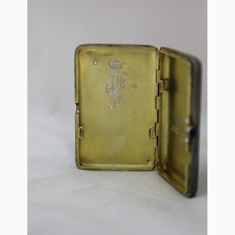 Фото 9. Продается Серебреный портсигар с бриллиантом 0, 12ct и сапфиром. Петербург 1880-1890 гг