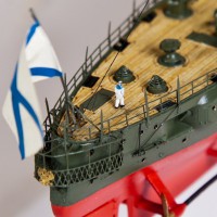 Продам модели крейсера Варяг в масштабе 1/350