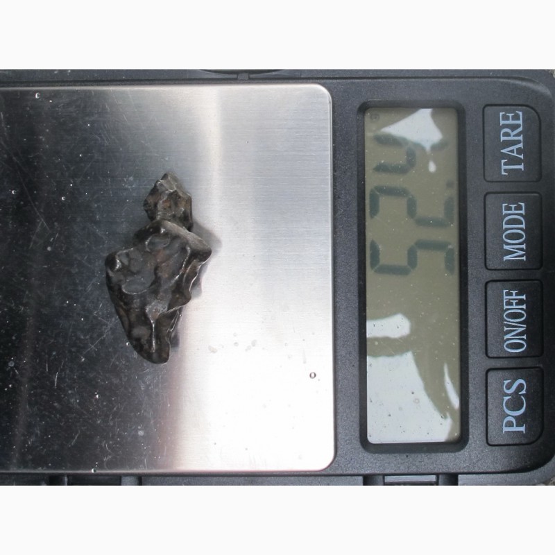 Фото 5. Метеорит железный, магнитится, вес 52 гр
