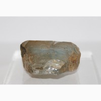 Топаз полихромный (голубой и чайный оттенки), цельный кристалл