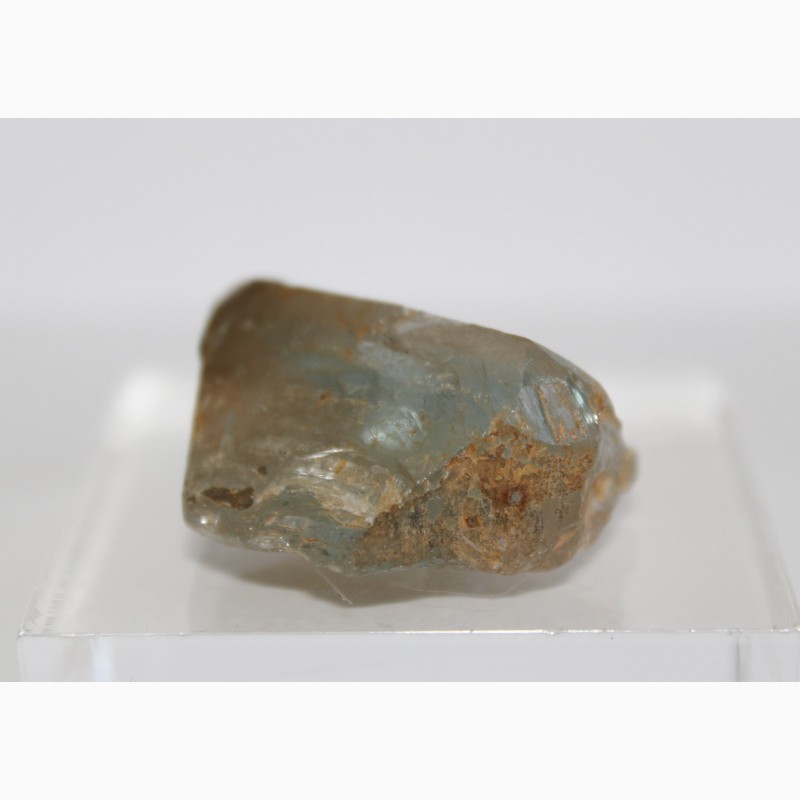Фото 4. Топаз полихромный (голубой и чайный оттенки), цельный кристалл