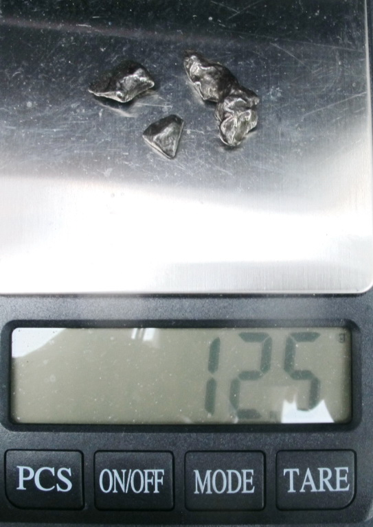 Фото 3. Железные метеориты 3 шт, магнитятся, вес 12, 5 гр