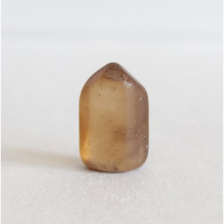Топаз, цельный кристалл из аллювиальных отложений 2