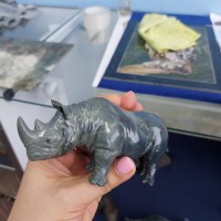 Продам моноблочную миниатюру Носорог, камень-яшма, тигровый глаз