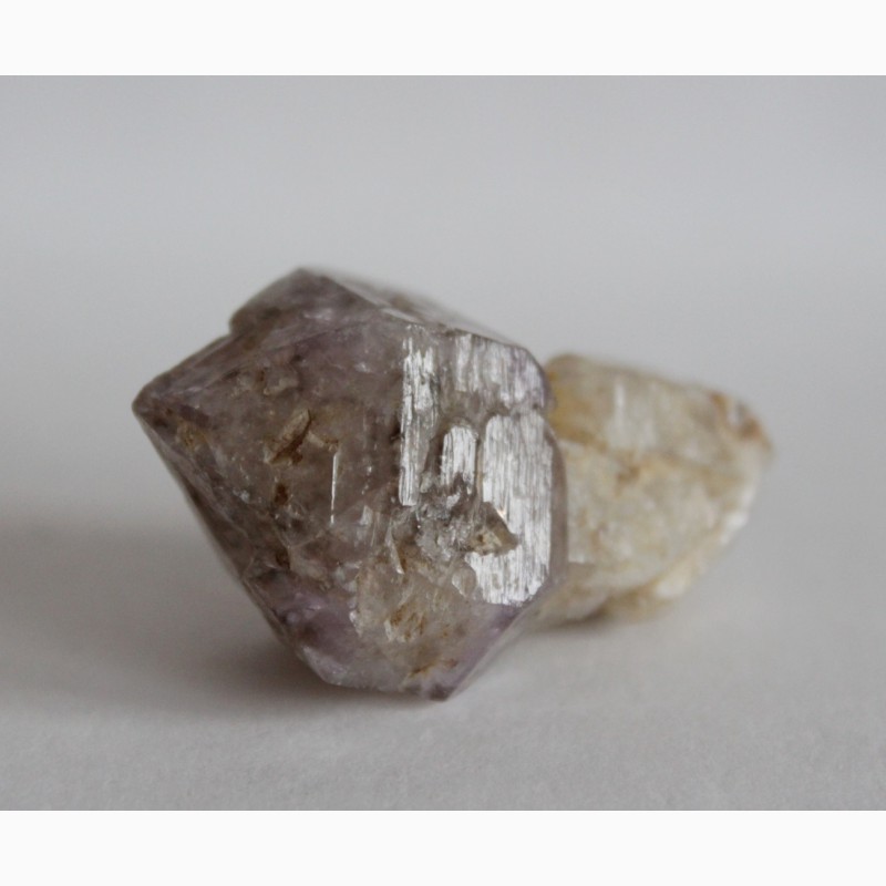 Фото 11. Скипетровидный кристалл аметиста