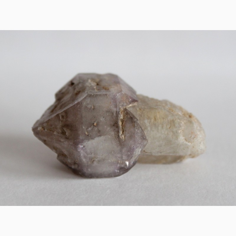Фото 4. Скипетровидный кристалл аметиста