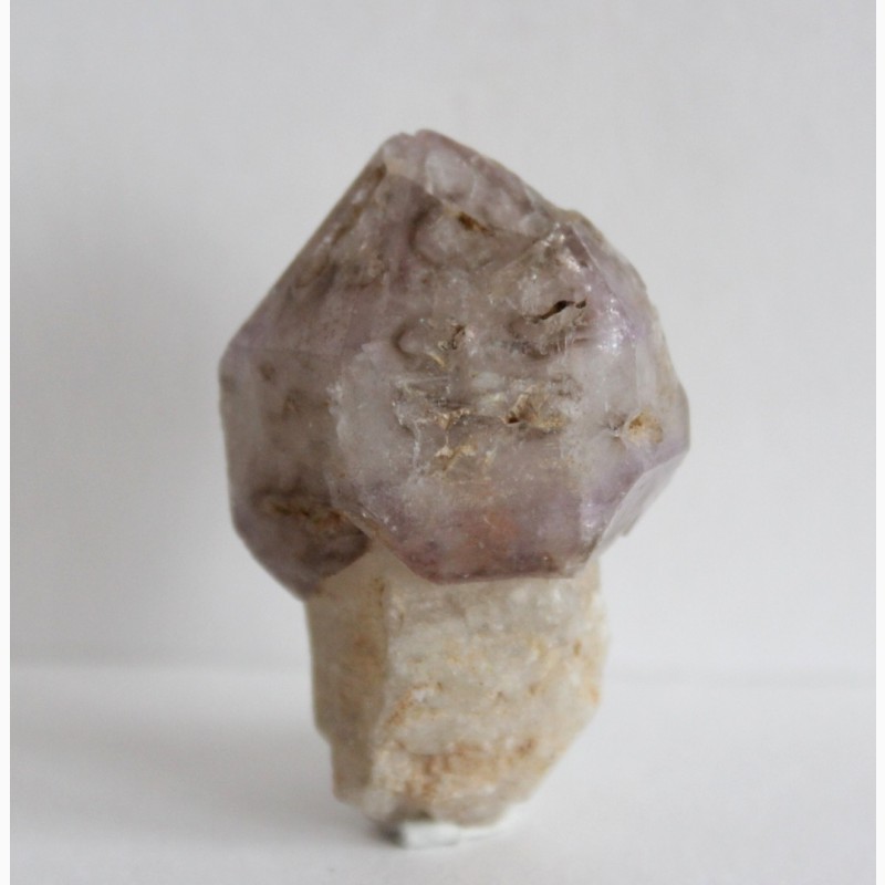 Фото 8. Скипетровидный кристалл аметиста