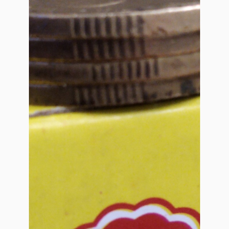 Фото 13. Несколько монет в 50 копеек 1992 года, есть 7 и 8 насечек гурта, 4 ягоды