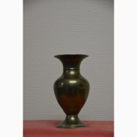 Оригинальный подарок: старинная массивная латунная ваза 16 см, Англия