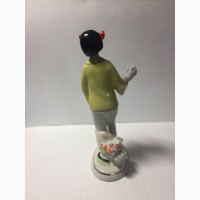 Фарфоровая статуэтка Китаянка с веером ЛФЗ (в желтом) В идеальном состоянии