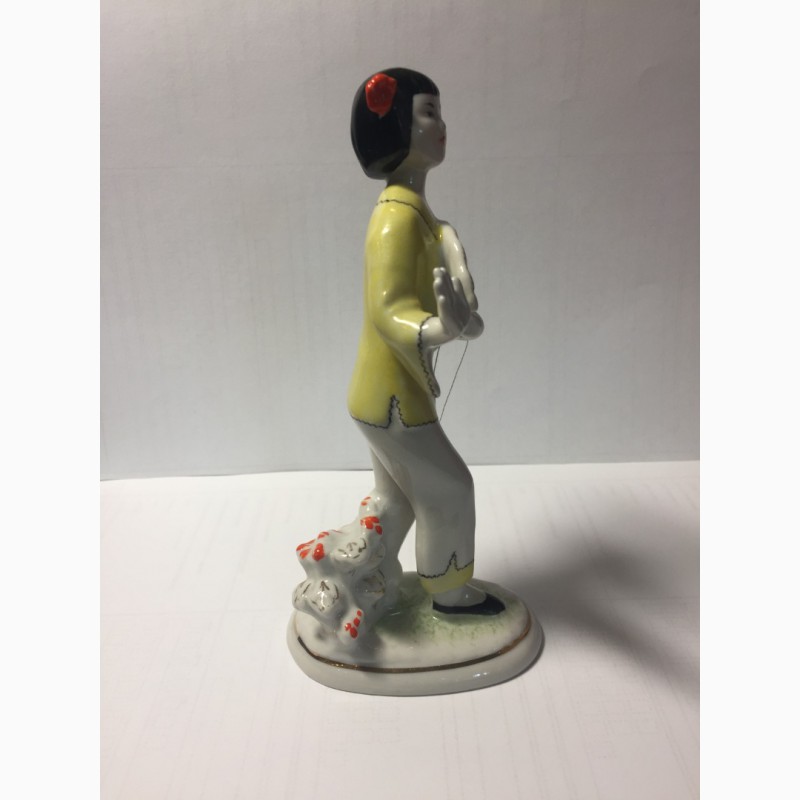 Фото 4. Фарфоровая статуэтка Китаянка с веером ЛФЗ (в желтом) В идеальном состоянии