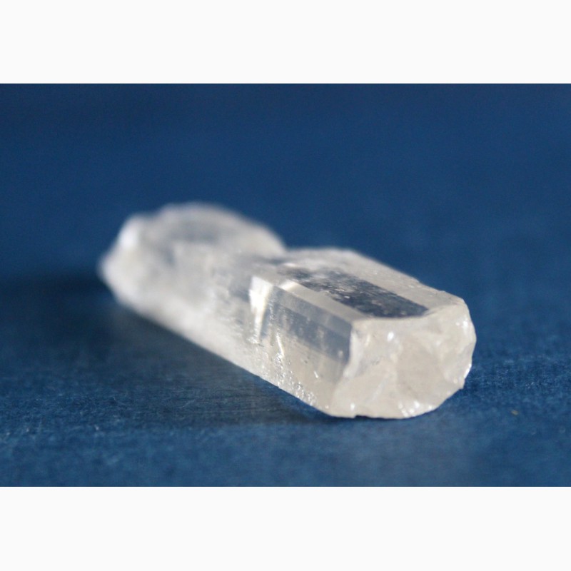 Фото 12. Данбурит, редкий по чистоте и прозрачности кристалл
