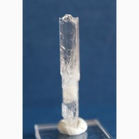 Данбурит, редкий по чистоте и прозрачности кристалл