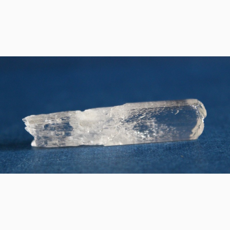 Фото 9. Данбурит, редкий по чистоте и прозрачности кристалл