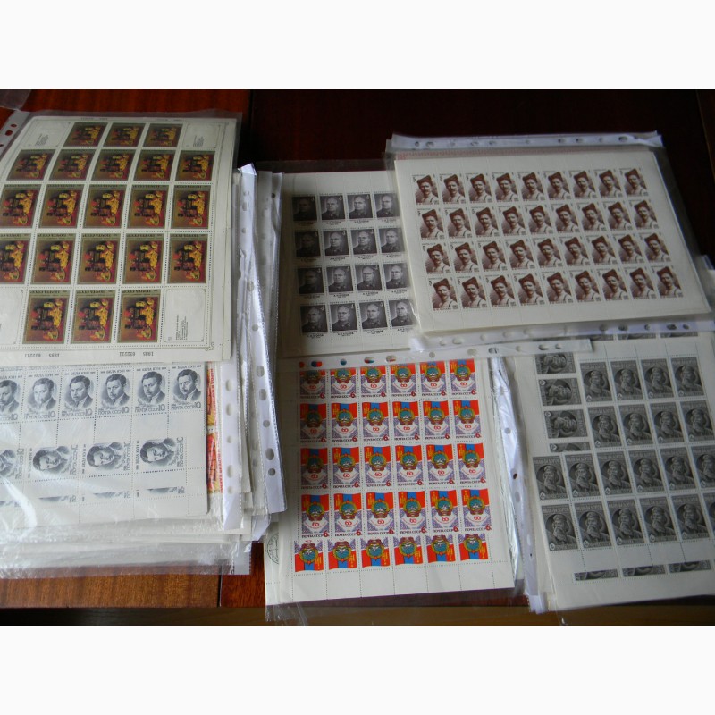 Фото 4. Почтовые марки СССР в листах на вес от 1 килограмма