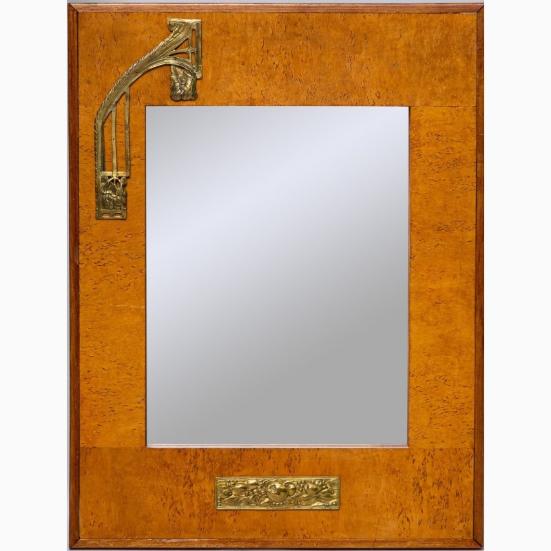 Фото 5. Старинное настенное зеркало в деревянной раме с бронзовыми накладками в стиле Модерн