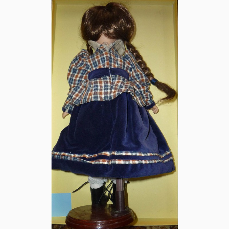 Фото 2. Фарфоровая кукла Remeco Collection