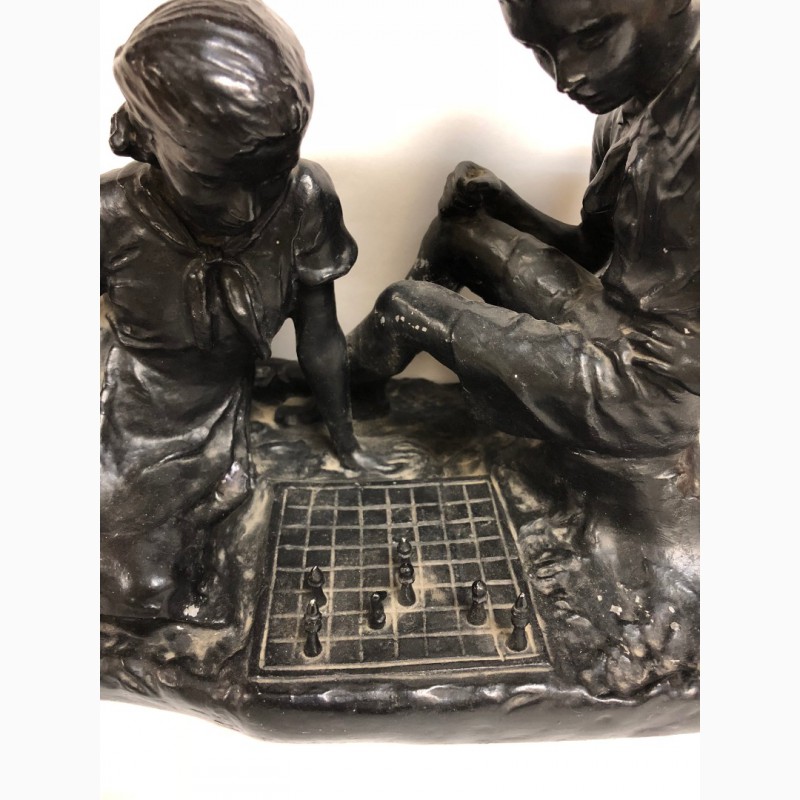 Фото 2. Скульптура Пионеры за игрой в шахматыСССР