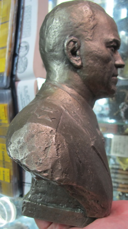 Фото 6. Бюст Жукова, скульптор Баганов, сплав белого металла высота