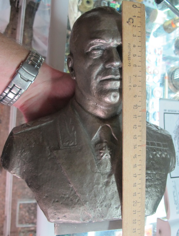 Фото 8. Бюст Жукова, скульптор Баганов, сплав белого металла высота